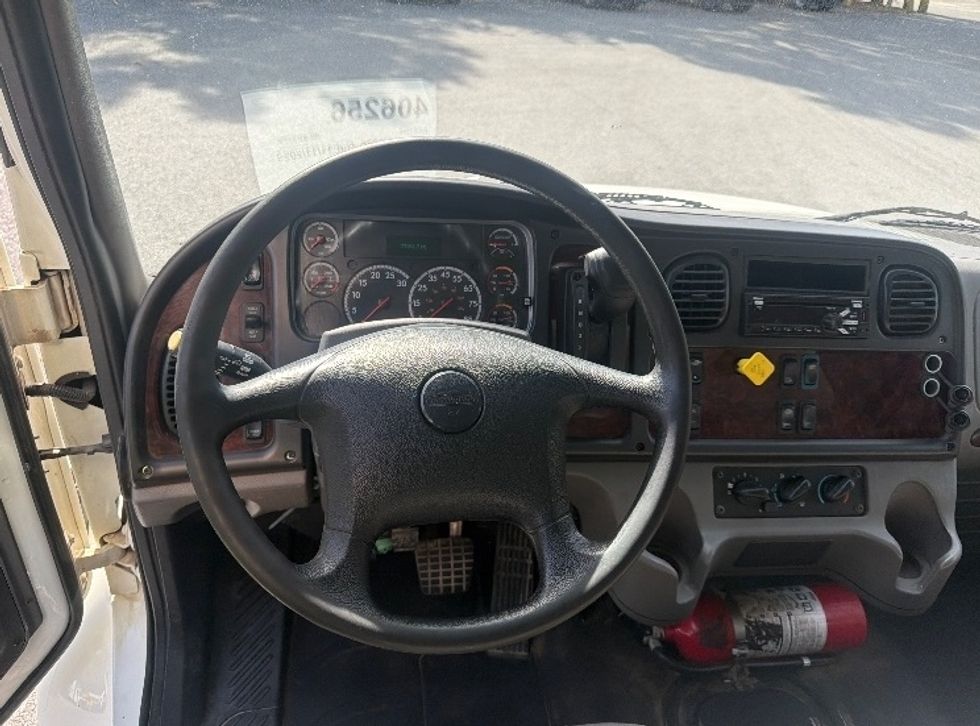 Medium Duty Box Truck-Light and Medium Duty Trucks-Freightliner-2022-M2-Pensacola-FL-207,617\n\t\tmiles-$ 51,500 - Image 18