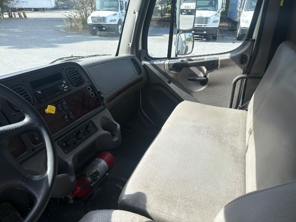 Medium Duty Box Truck-Light and Medium Duty Trucks-Freightliner-2022-M2-Pensacola-FL-207,617\n\t\tmiles-$ 51,500 - Image 19