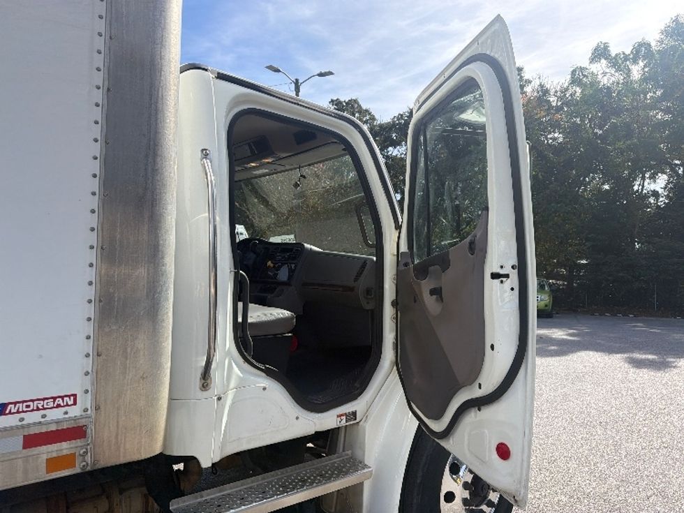 Medium Duty Box Truck-Light and Medium Duty Trucks-Freightliner-2022-M2-Pensacola-FL-207,617\n\t\tmiles-$ 51,500 - Image 20