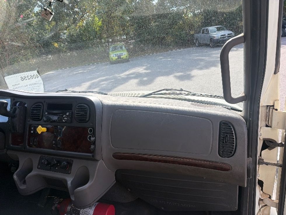 Medium Duty Box Truck-Light and Medium Duty Trucks-Freightliner-2022-M2-Pensacola-FL-207,617\n\t\tmiles-$ 51,500 - Image 21