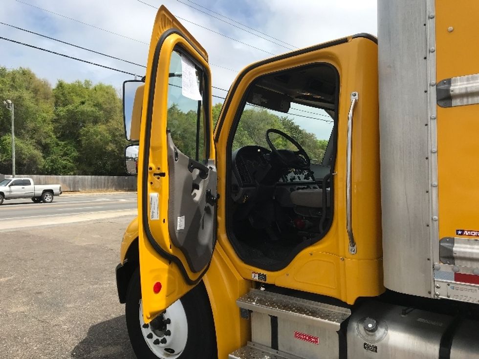 Medium Duty Box Truck-Light and Medium Duty Trucks-Freightliner-2022-M2-Pensacola-FL-212,806\n\t\tmiles-$ 52,000 - Image 16