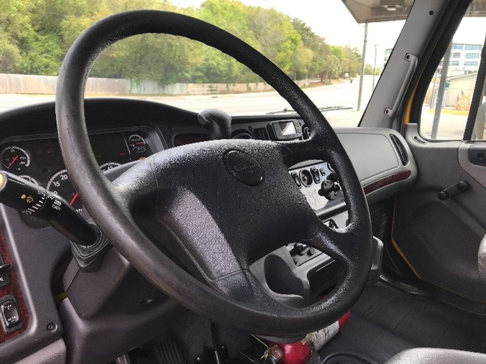 Medium Duty Box Truck-Light and Medium Duty Trucks-Freightliner-2022-M2-Pensacola-FL-212,806\n\t\tmiles-$ 52,000 - Image 17