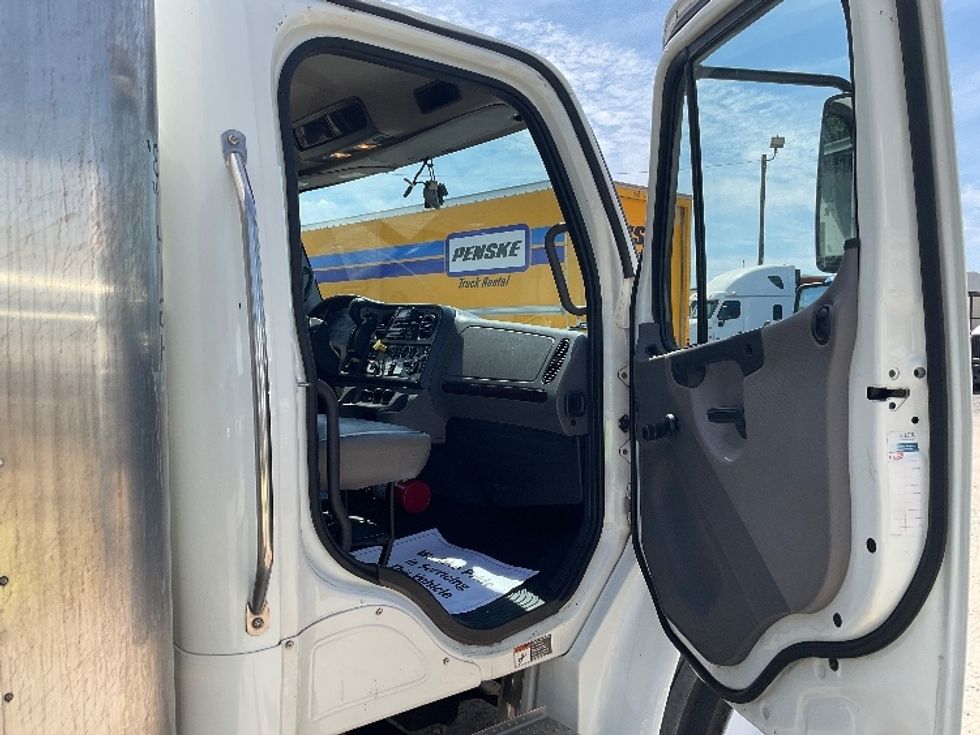 Medium Duty Box Truck-Light and Medium Duty Trucks-Freightliner-2022-M2-Pensacola-FL-225,073\n\t\tmiles-$ 57,750 - Image 19