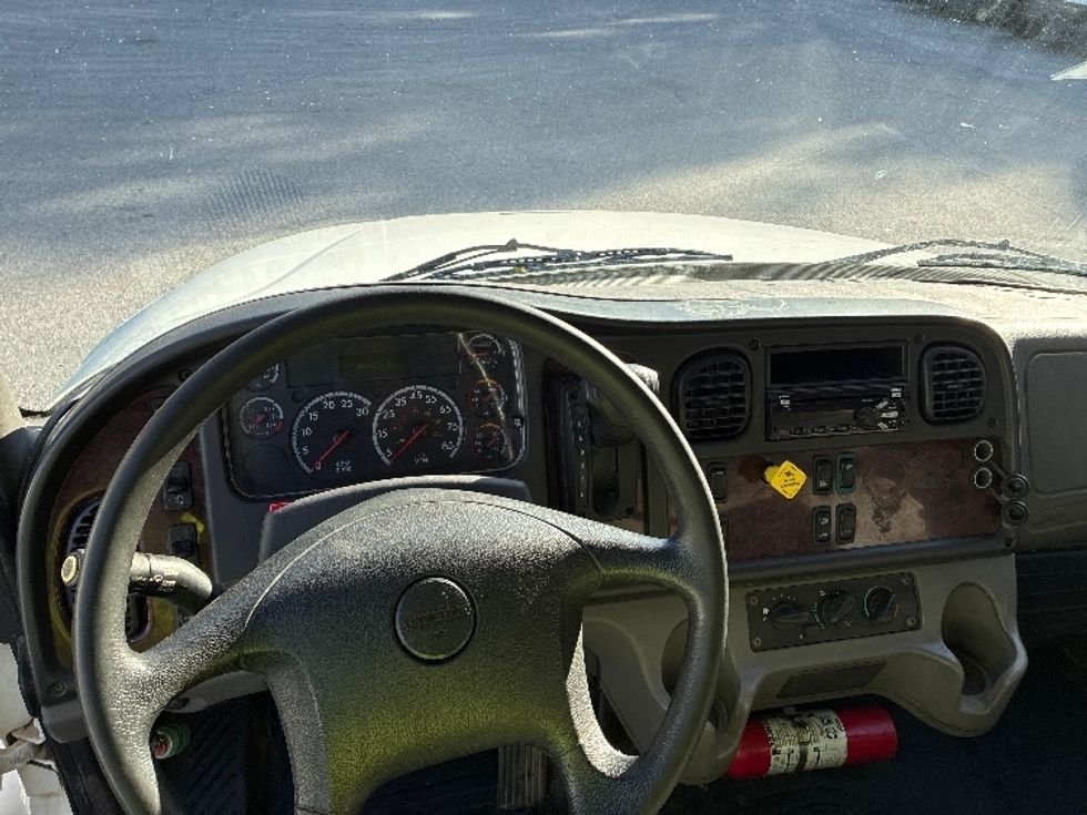 Medium Duty Box Truck-Light and Medium Duty Trucks-Freightliner-2022-M2-Pensacola-FL-267,710\n\t\tmiles-$ 41,000 - Image 17