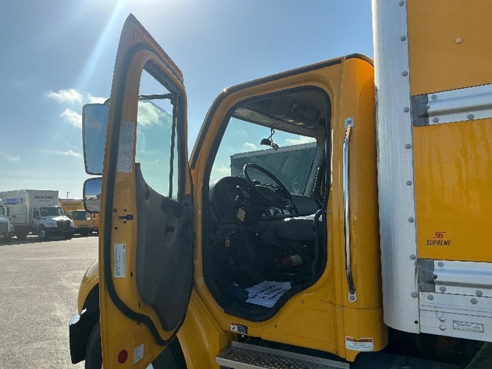 Medium Duty Box Truck-Light and Medium Duty Trucks-Freightliner-2022-M2-Pensacola-FL-323,293\n\t\tmiles-$ 30,250 - Image 16