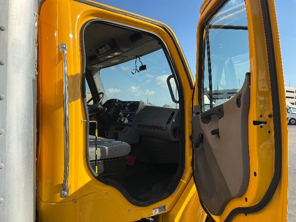 Medium Duty Box Truck-Light and Medium Duty Trucks-Freightliner-2022-M2-Pensacola-FL-323,293\n\t\tmiles-$ 30,250 - Image 20