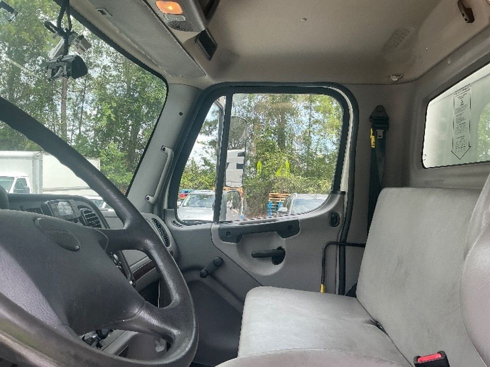 Medium Duty Box Truck-Light and Medium Duty Trucks-Freightliner-2022-M2-Pensacola-FL-330,065\n\t\tmiles-$ 37,000 - Image 19
