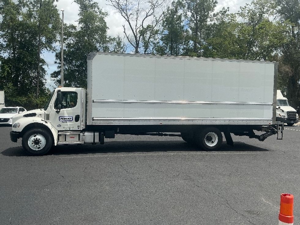 Medium Duty Box Truck-Light and Medium Duty Trucks-Freightliner-2022-M2-Pensacola-FL-330,065\n\t\tmiles-$ 37,000 - Image 4