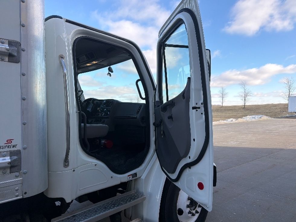 Medium Duty Box Truck-Light and Medium Duty Trucks-Freightliner-2022-M2-Peosta-IA-176,683\n\t\tmiles-$ 64,750 - Image 20