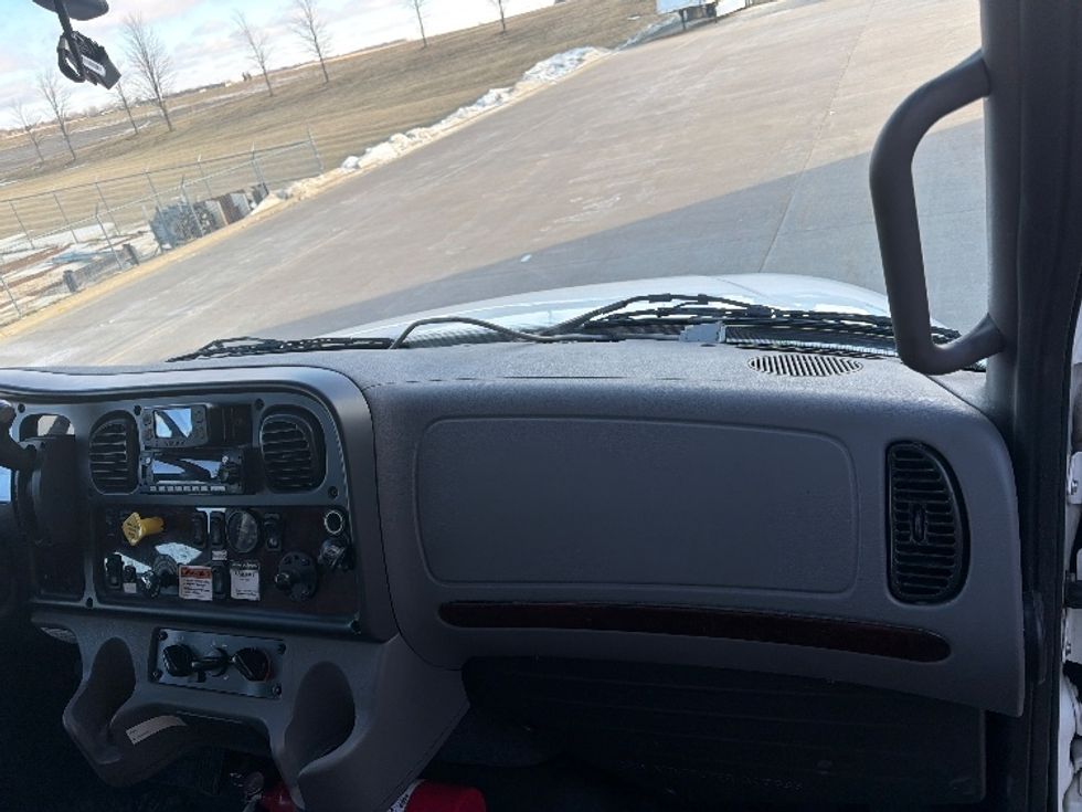 Medium Duty Box Truck-Light and Medium Duty Trucks-Freightliner-2022-M2-Peosta-IA-176,683\n\t\tmiles-$ 64,750 - Image 21