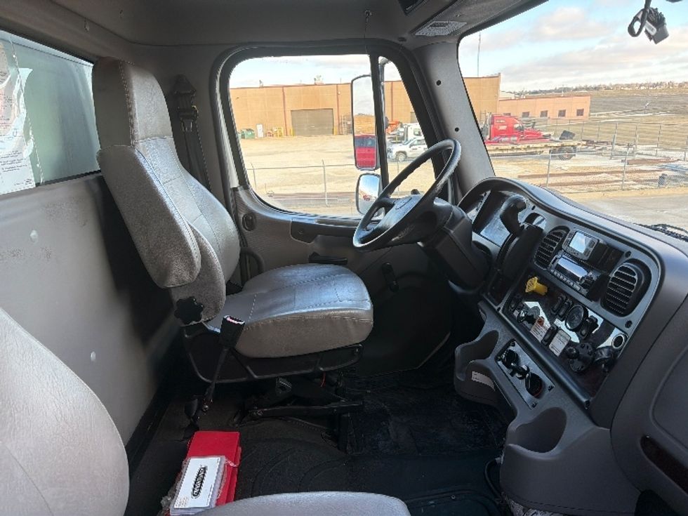 Medium Duty Box Truck-Light and Medium Duty Trucks-Freightliner-2022-M2-Peosta-IA-176,683\n\t\tmiles-$ 64,750 - Image 22