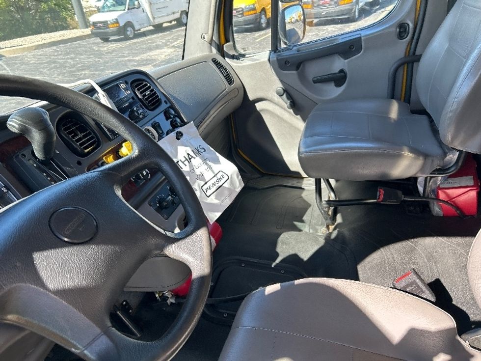 Medium Duty Box Truck-Light and Medium Duty Trucks-Freightliner-2022-M2-Perrysburg-OH-216,462\n\t\tmiles-$ 49,000 - Image 19