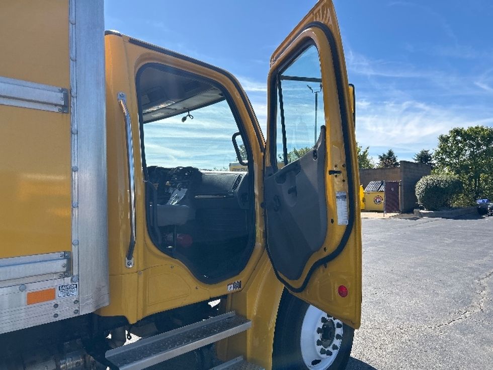 Medium Duty Box Truck-Light and Medium Duty Trucks-Freightliner-2022-M2-Perrysburg-OH-216,462\n\t\tmiles-$ 49,000 - Image 20