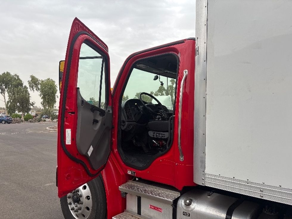 Medium Duty Box Truck-Light and Medium Duty Trucks-Freightliner-2022-M2-Phoenix-AZ-152,287\n\t\tmiles-$ 70,000 - Image 16