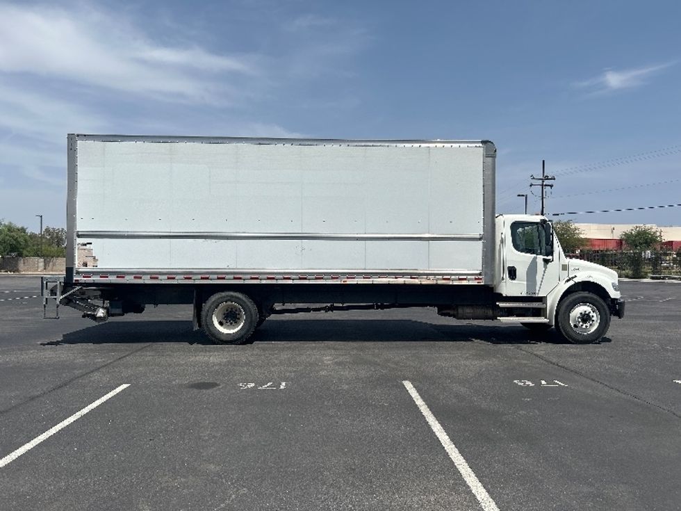 Medium Duty Box Truck-Light and Medium Duty Trucks-Freightliner-2022-M2-Phoenix-AZ-154,516\n\t\tmiles-$ 73,500 - Image 14