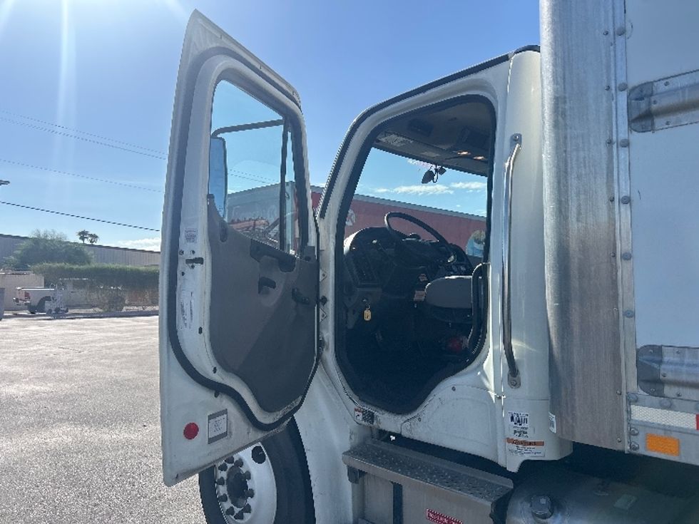 Medium Duty Box Truck-Light and Medium Duty Trucks-Freightliner-2022-M2-Phoenix-AZ-154,516\n\t\tmiles-$ 73,500 - Image 15