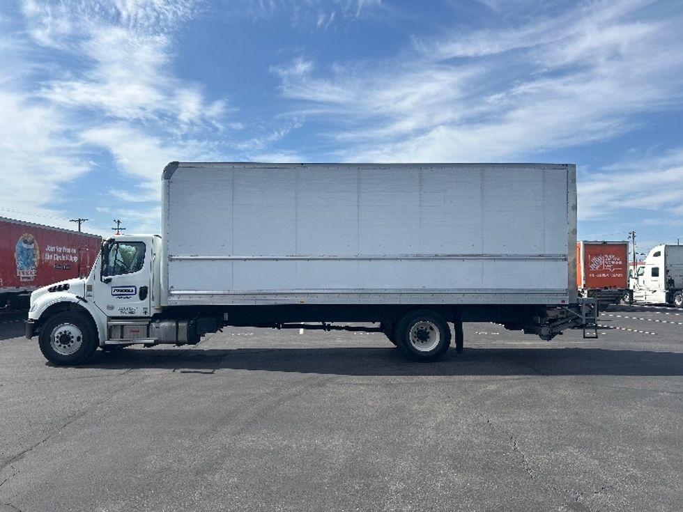 Medium Duty Box Truck-Light and Medium Duty Trucks-Freightliner-2022-M2-Phoenix-AZ-170,374\n\t\tmiles-$ 71,000 - Image 4