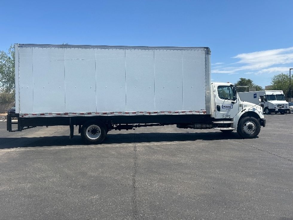 Medium Duty Box Truck-Light and Medium Duty Trucks-Freightliner-2022-M2-Phoenix-AZ-192,117\n\t\tmiles-$ 56,500 - Image 14