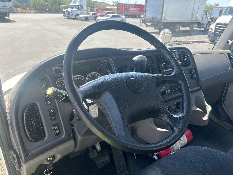 Medium Duty Box Truck-Light and Medium Duty Trucks-Freightliner-2022-M2-Phoenix-AZ-192,117\n\t\tmiles-$ 56,500 - Image 16