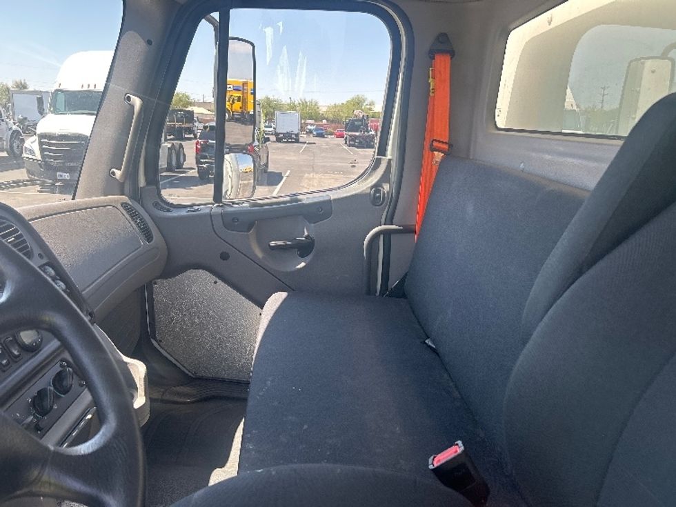 Medium Duty Box Truck-Light and Medium Duty Trucks-Freightliner-2022-M2-Phoenix-AZ-192,117\n\t\tmiles-$ 56,500 - Image 18