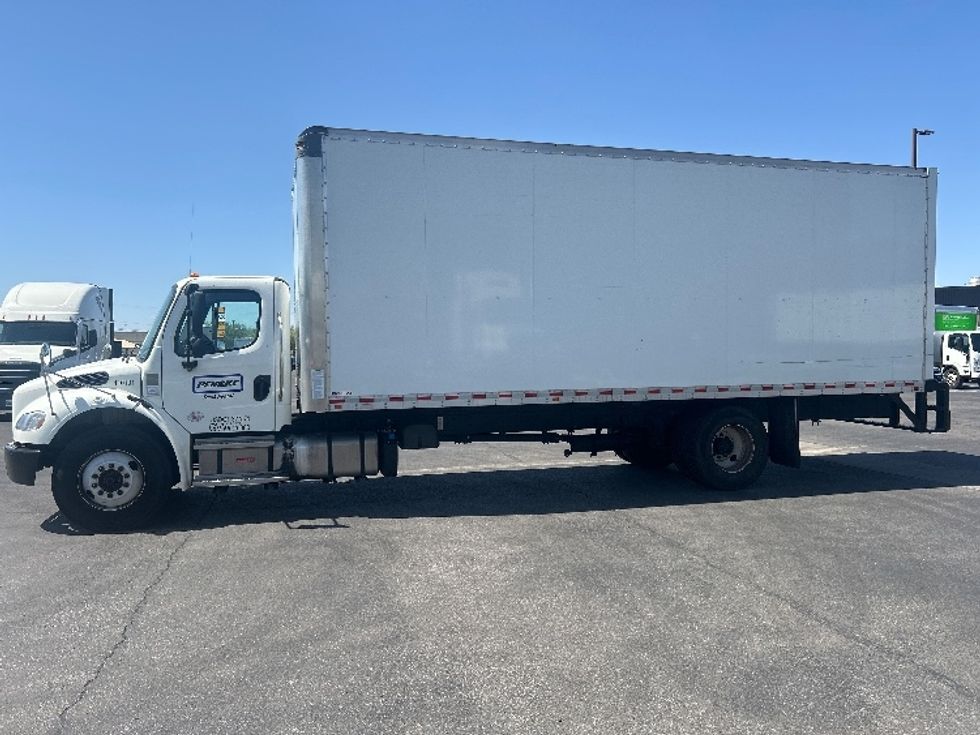 Medium Duty Box Truck-Light and Medium Duty Trucks-Freightliner-2022-M2-Phoenix-AZ-192,117\n\t\tmiles-$ 56,500 - Image 4