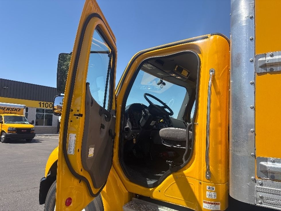 Medium Duty Box Truck-Light and Medium Duty Trucks-Freightliner-2022-M2-Phoenix-AZ-213,642\n\t\tmiles-$ 62,000 - Image 16