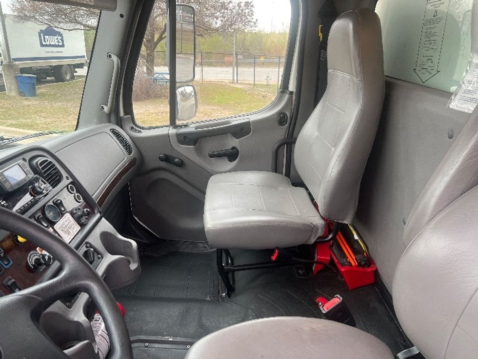 Medium Duty Box Truck-Light and Medium Duty Trucks-Freightliner-2022-M2-Phoenix-AZ-245,934\n\t\tmiles-$ 50,250 - Image 19