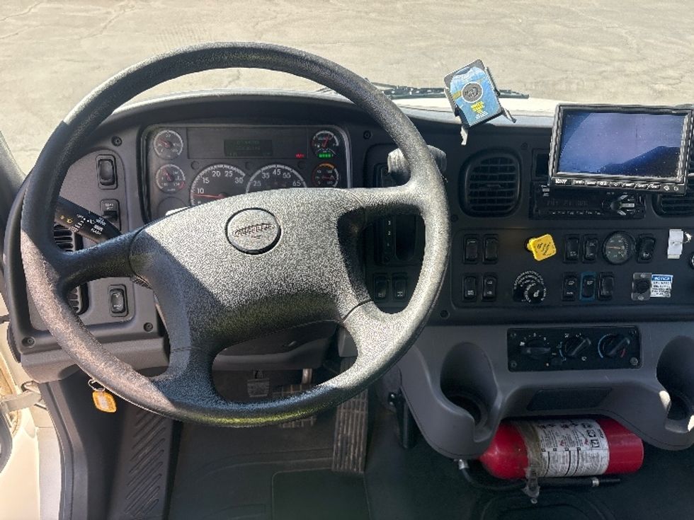 Medium Duty Box Truck-Light and Medium Duty Trucks-Freightliner-2022-M2-Phoenix-AZ-323,027\n\t\tmiles-$ 34,750 - Image 18