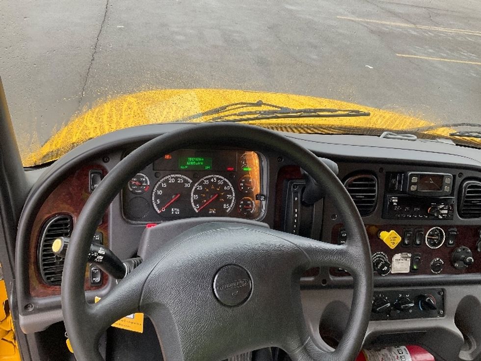 Medium Duty Box Truck-Light and Medium Duty Trucks-Freightliner-2022-M2-Piqua-OH-128,851\n\t\tmiles-$ 72,000 - Image 18