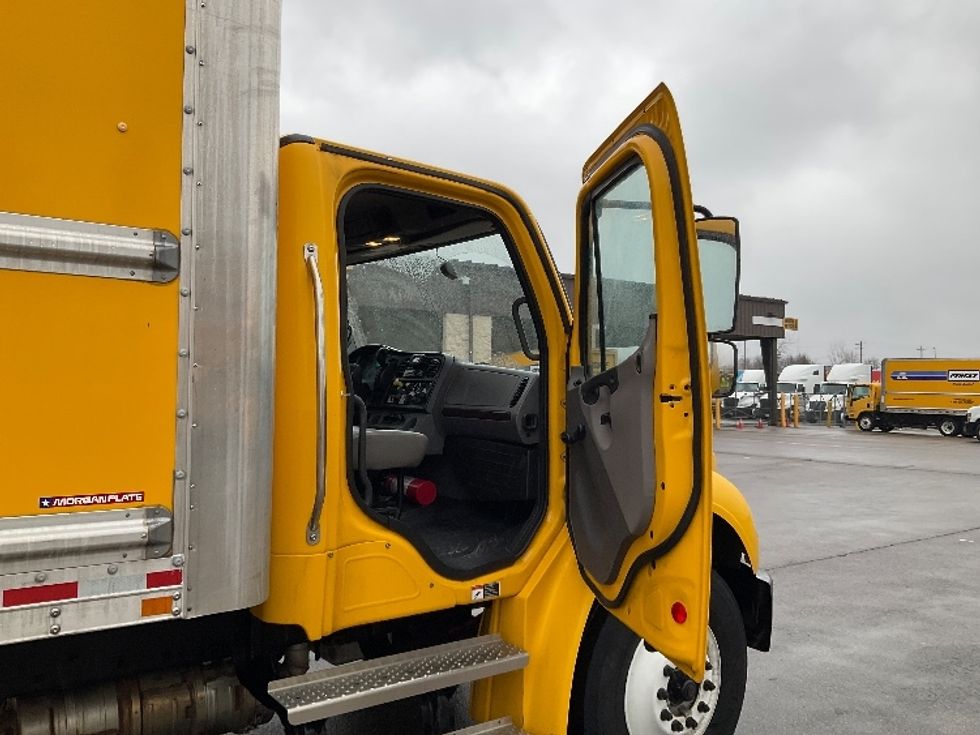 Medium Duty Box Truck-Light and Medium Duty Trucks-Freightliner-2022-M2-Piqua-OH-128,851\n\t\tmiles-$ 72,000 - Image 20
