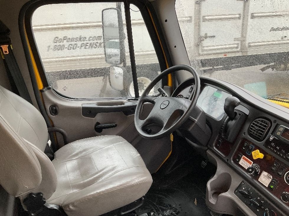 Medium Duty Box Truck-Light and Medium Duty Trucks-Freightliner-2022-M2-Piqua-OH-128,851\n\t\tmiles-$ 72,000 - Image 22