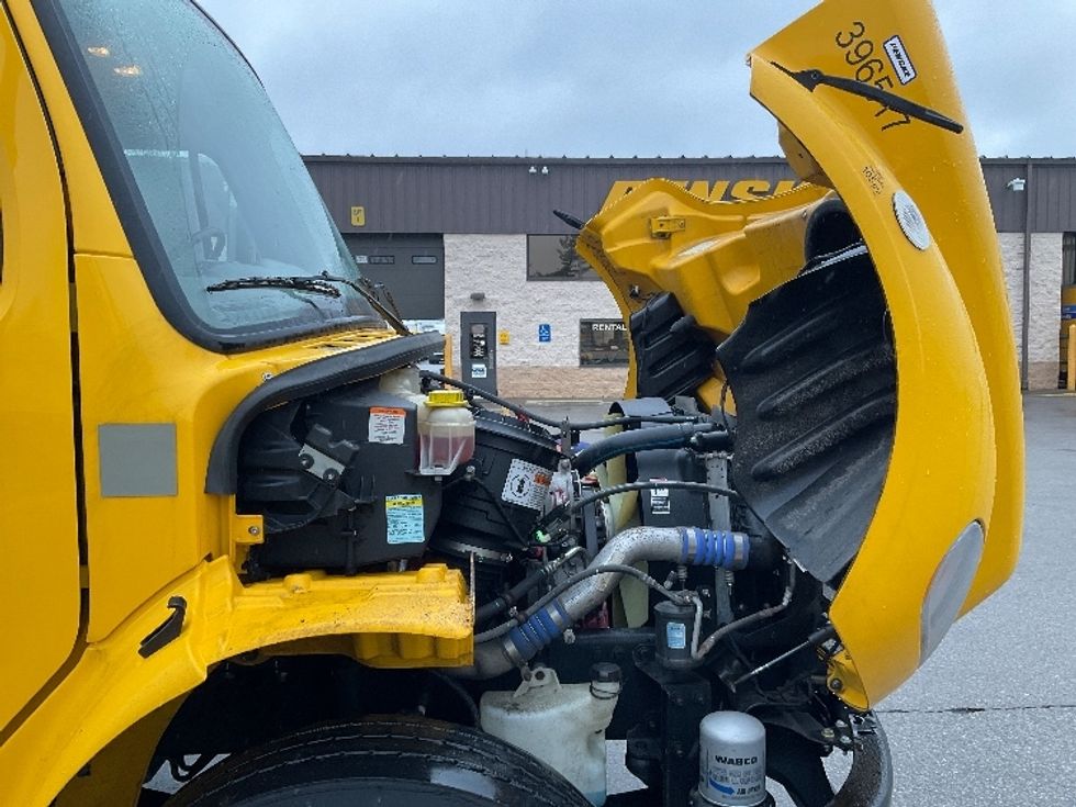 Medium Duty Box Truck-Light and Medium Duty Trucks-Freightliner-2022-M2-Piqua-OH-128,851\n\t\tmiles-$ 72,000 - Image 23