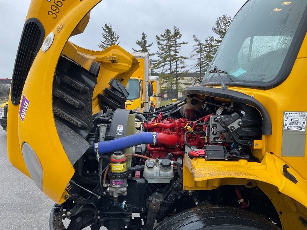 Medium Duty Box Truck-Light and Medium Duty Trucks-Freightliner-2022-M2-Piqua-OH-128,851\n\t\tmiles-$ 72,000 - Image 24