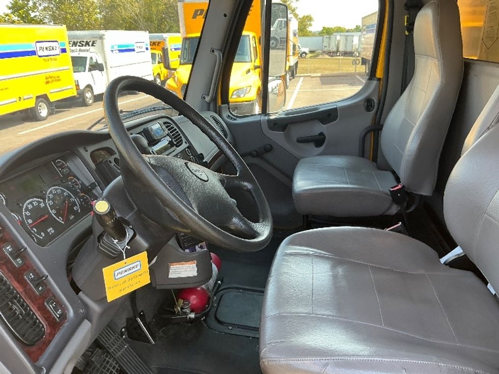 Medium Duty Box Truck-Light and Medium Duty Trucks-Freightliner-2022-M2-Piqua-OH-160,447\n\t\tmiles-$ 55,750 - Image 17