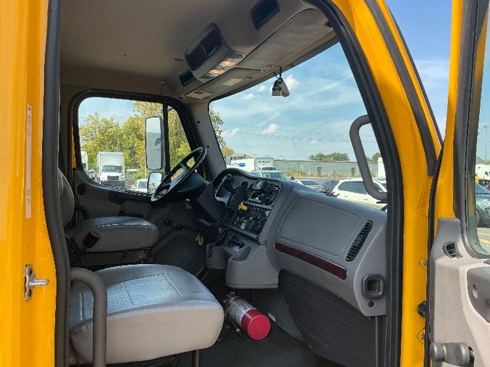 Medium Duty Box Truck-Light and Medium Duty Trucks-Freightliner-2022-M2-Piqua-OH-160,447\n\t\tmiles-$ 55,750 - Image 20