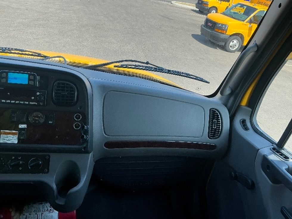 Medium Duty Box Truck-Light and Medium Duty Trucks-Freightliner-2022-M2-Piqua-OH-160,447\n\t\tmiles-$ 55,750 - Image 21