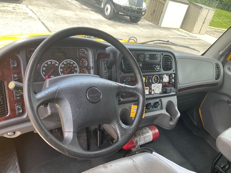 Medium Duty Box Truck-Light and Medium Duty Trucks-Freightliner-2022-M2-Piqua-OH-207,648\n\t\tmiles-$ 54,000 - Image 18