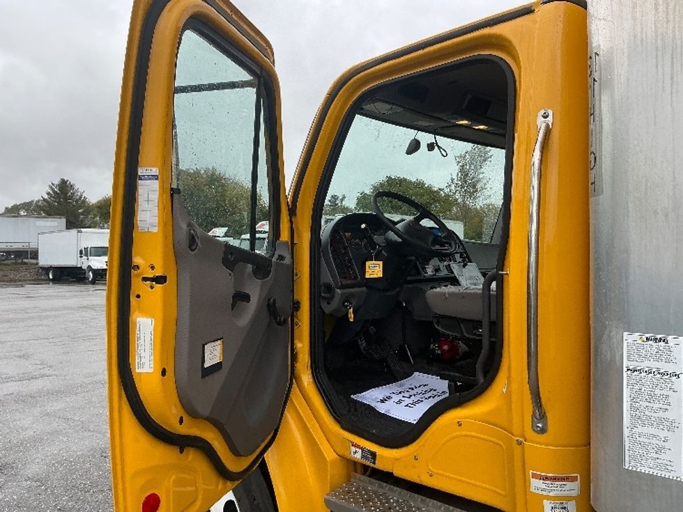 Medium Duty Box Truck-Light and Medium Duty Trucks-Freightliner-2022-M2-Piqua-OH-221,954\n\t\tmiles-$ 53,250 - Image 16