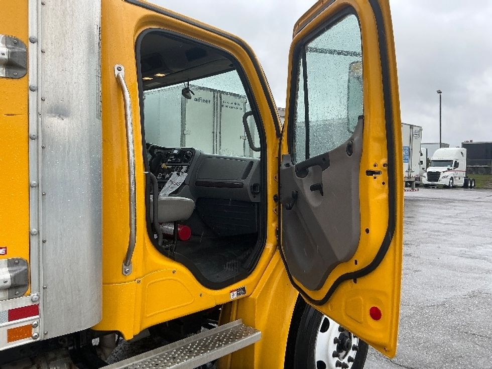 Medium Duty Box Truck-Light and Medium Duty Trucks-Freightliner-2022-M2-Piqua-OH-221,954\n\t\tmiles-$ 53,250 - Image 20