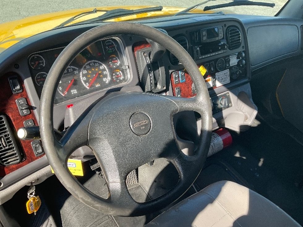 Medium Duty Box Truck-Light and Medium Duty Trucks-Freightliner-2022-M2-Piqua-OH-264,552\n\t\tmiles-$ 45,000 - Image 17