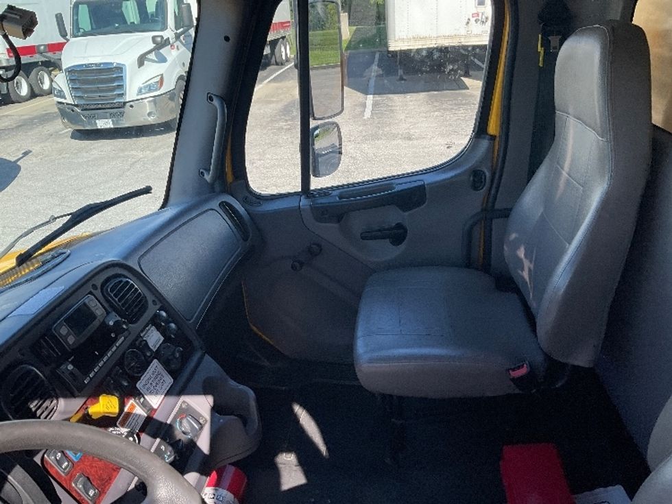 Medium Duty Box Truck-Light and Medium Duty Trucks-Freightliner-2022-M2-Piqua-OH-264,552\n\t\tmiles-$ 45,000 - Image 19