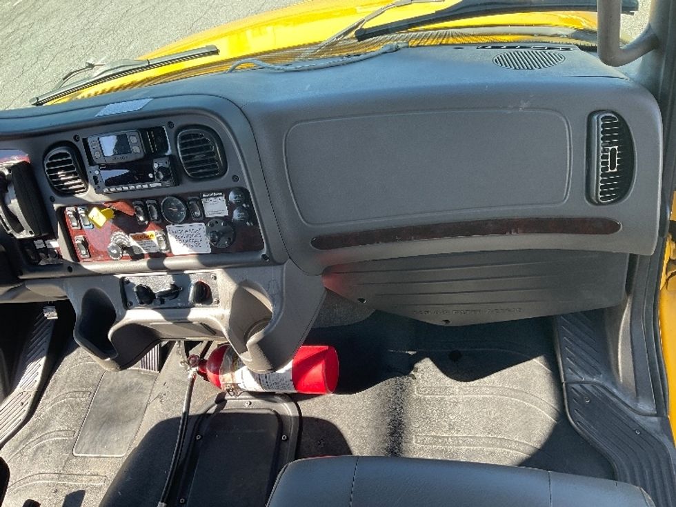 Medium Duty Box Truck-Light and Medium Duty Trucks-Freightliner-2022-M2-Piqua-OH-264,552\n\t\tmiles-$ 45,000 - Image 21