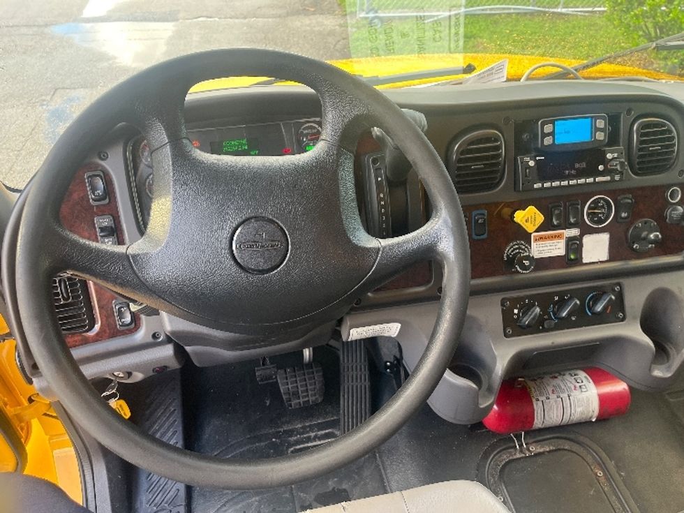 Medium Duty Box Truck-Light and Medium Duty Trucks-Freightliner-2022-M2-Pompano Beach-FL-212,238\n\t\tmiles-$ 51,250 - Image 16