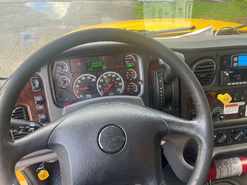 Medium Duty Box Truck-Light and Medium Duty Trucks-Freightliner-2022-M2-Pompano Beach-FL-212,238\n\t\tmiles-$ 51,250 - Image 17