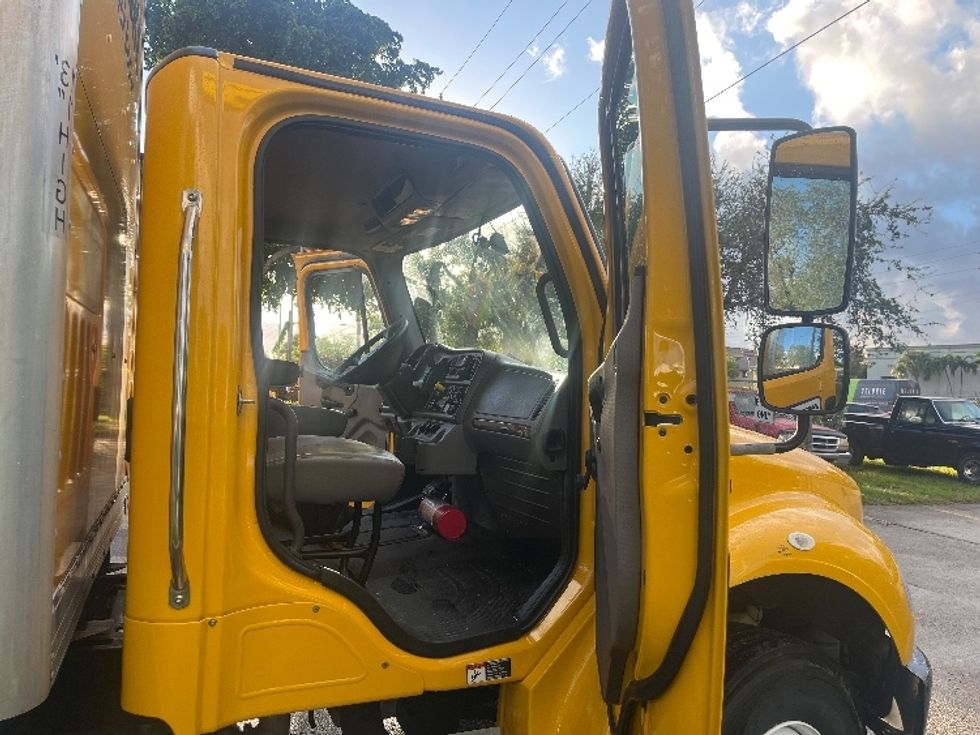 Medium Duty Box Truck-Light and Medium Duty Trucks-Freightliner-2022-M2-Pompano Beach-FL-212,238\n\t\tmiles-$ 51,250 - Image 19