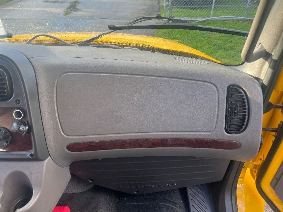 Medium Duty Box Truck-Light and Medium Duty Trucks-Freightliner-2022-M2-Pompano Beach-FL-212,238\n\t\tmiles-$ 51,250 - Image 20