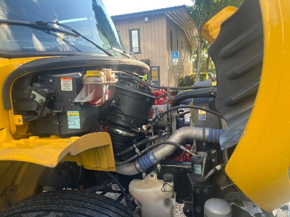 Medium Duty Box Truck-Light and Medium Duty Trucks-Freightliner-2022-M2-Pompano Beach-FL-212,238\n\t\tmiles-$ 51,250 - Image 21