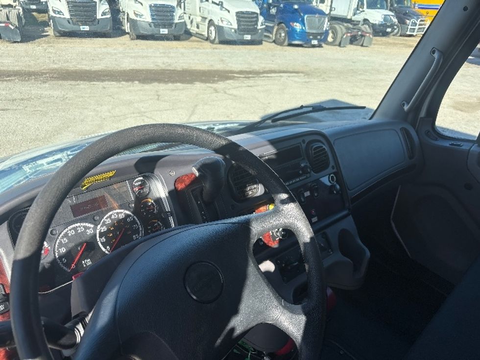 Medium Duty Box Truck-Light and Medium Duty Trucks-Freightliner-2022-M2-Poplar Bluff-MO-258,010\n\t\tmiles-$ 47,000 - Image 17