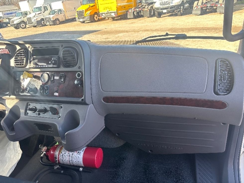 Medium Duty Box Truck-Light and Medium Duty Trucks-Freightliner-2022-M2-Poplar Bluff-MO-258,010\n\t\tmiles-$ 47,000 - Image 21