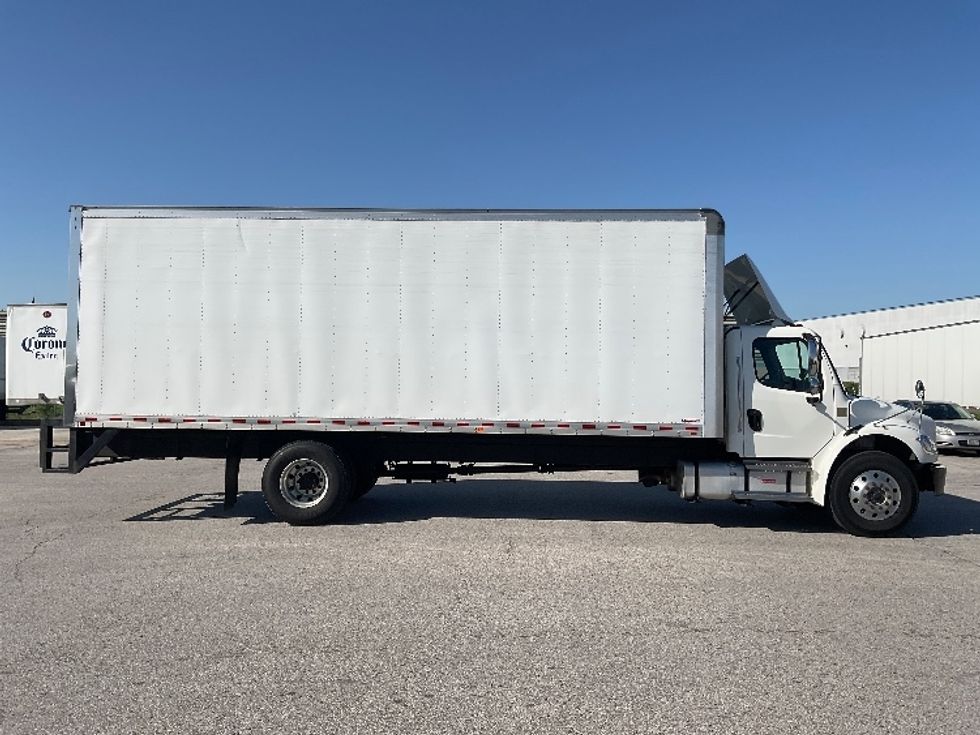 Medium Duty Box Truck-Light and Medium Duty Trucks-Freightliner-2022-M2-Poplar Bluff-MO-383,614\n\t\tmiles-$ 28,250 - Image 14